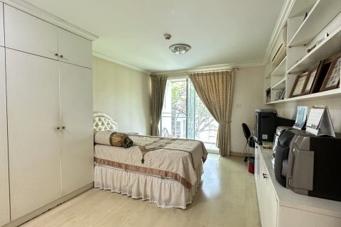Condo à Watthana, Bangkok, Thaïlande, 3 chambres № 200791 - photo 16