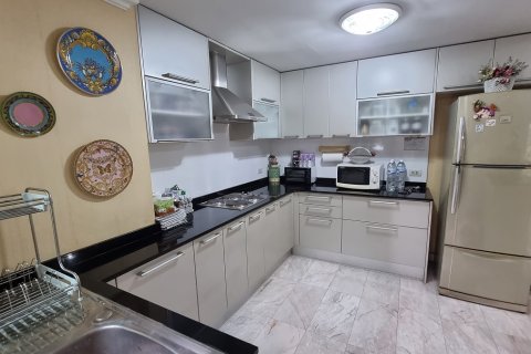 Condo à Watthana, Bangkok, Thaïlande, 3 chambres № 200791 - photo 11