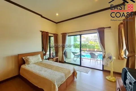Casa de 3 dormitorios en Pattaya, Tailandia № 213116 - foto 20