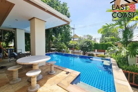 Casa de 3 dormitorios en Pattaya, Tailandia № 213116 - foto 12