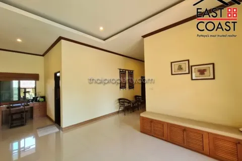 Casa de 3 dormitorios en Pattaya, Tailandia № 213116 - foto 15