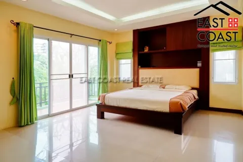 Casa de 5 dormitorios en Pattaya, Tailandia № 213118 - foto 11