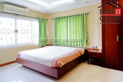 Casa de 5 dormitorios en Pattaya, Tailandia № 213118 - foto 19