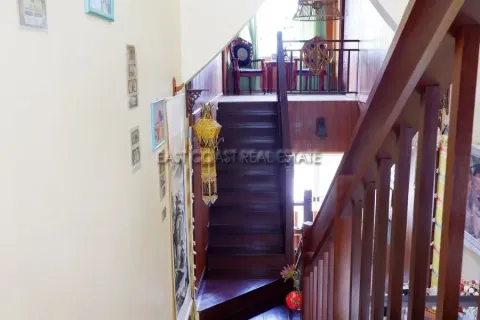 Casa de 5 dormitorios en Pattaya, Tailandia № 213118 - foto 10