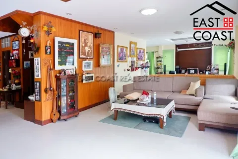 Casa de 5 dormitorios en Pattaya, Tailandia № 213118 - foto 4