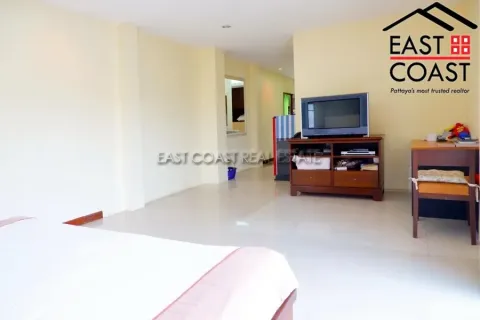 Casa de 5 dormitorios en Pattaya, Tailandia № 213118 - foto 13