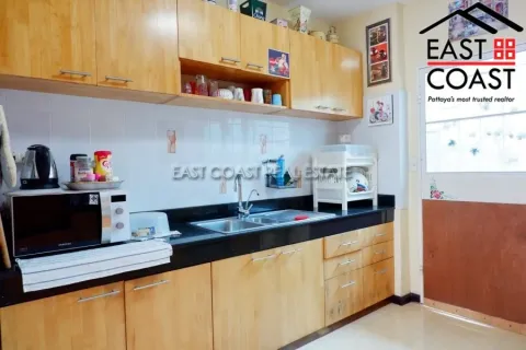 Casa de 5 dormitorios en Pattaya, Tailandia № 213118 - foto 7