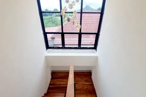 Casa de 5 dormitorios en Pattaya, Tailandia № 213120 - foto 19