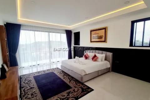 Casa de 5 dormitorios en Pattaya, Tailandia № 213120 - foto 30