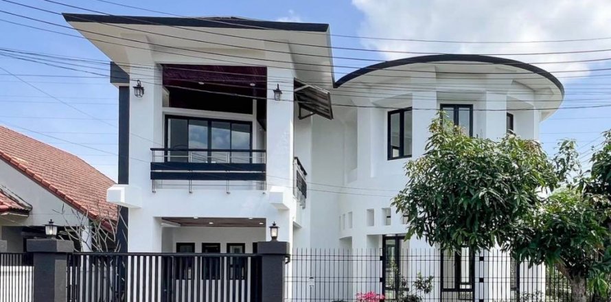 House in Kathu, Thailand 4 bedrooms № 120404