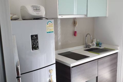 Studio dans le Condo à Sathon, Bangkok, Thaïlande  № 138098 - photo 3