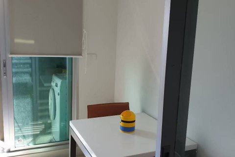 Studio dans le Condo à Sathon, Bangkok, Thaïlande  № 138098 - photo 1