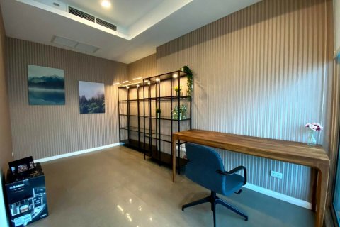 Condo in Khlong San, Bangkok, Thailand, 2 bedrooms  № 138099 - photo 14