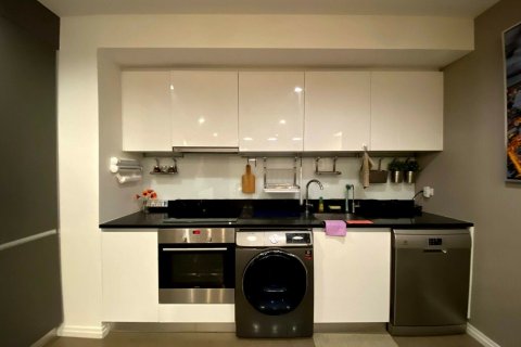 Condo in Khlong San, Bangkok, Thailand, 2 bedrooms  № 138099 - photo 16