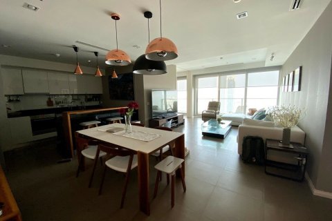 Condo in Khlong San, Bangkok, Thailand, 2 bedrooms  № 138099 - photo 1