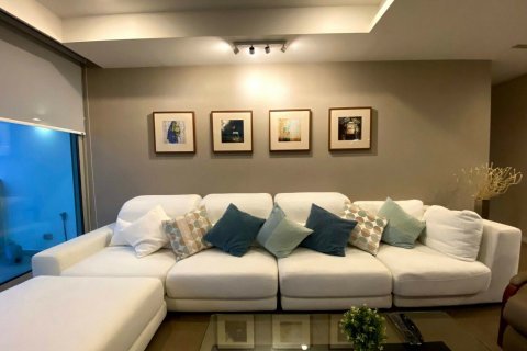 Condo in Khlong San, Bangkok, Thailand, 2 bedrooms  № 138099 - photo 11