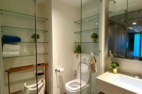 Condo in Khlong San, Bangkok, Thailand, 2 bedrooms  № 138099 - photo 5