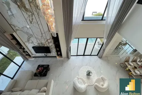 Casa de 5 dormitorios en Pattaya, Tailandia № 211554 - foto 13