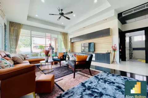 Casa de 3 dormitorios en Pattaya, Tailandia № 211556 - foto 7