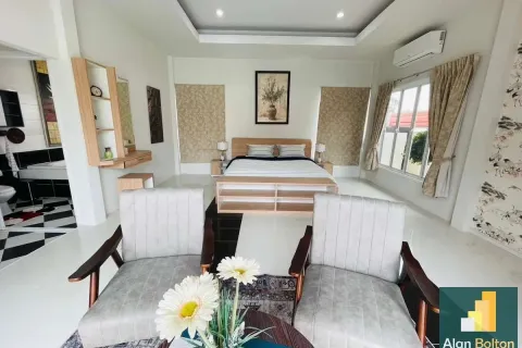 Casa de 3 dormitorios en Pattaya, Tailandia № 211556 - foto 11