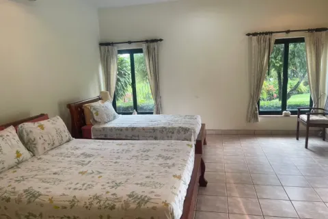 Casa de 4 dormitorios en Pattaya, Tailandia № 211555 - foto 12