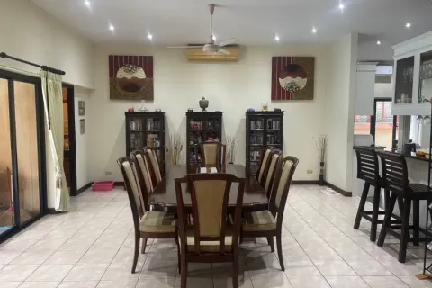 Casa de 4 dormitorios en Pattaya, Tailandia № 211555 - foto 8