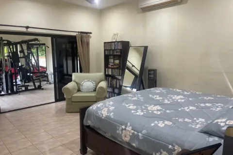 Casa de 4 dormitorios en Pattaya, Tailandia № 211555 - foto 14