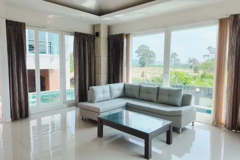 Casa de 4 dormitorios en Pattaya, Tailandia № 211558 - foto 15