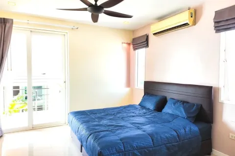 Casa de 4 dormitorios en Pattaya, Tailandia № 211558 - foto 12