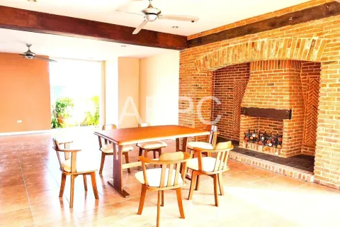 Casa de 4 dormitorios en Pattaya, Tailandia № 211558 - foto 8