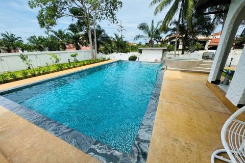 Maison à Pattaya, Thaïlande 8 chambres № 141958 - photo 6