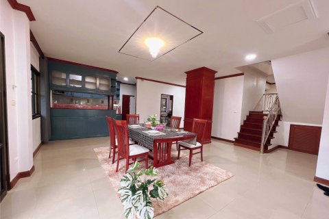 House in Phuket, Thailand 4 bedrooms № 147965 - photo 4