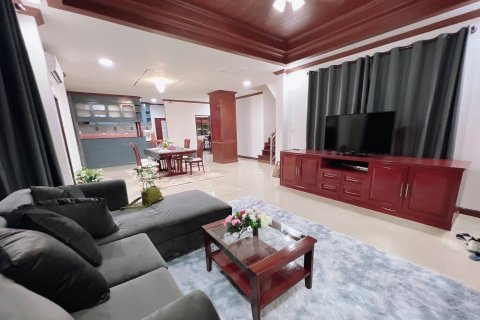 House in Phuket, Thailand 4 bedrooms № 147965 - photo 5