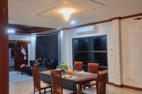 House in Phuket, Thailand 4 bedrooms № 147965 - photo 15