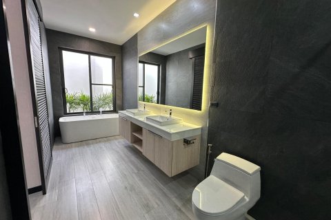 Villa in Phuket, Thailand 4 bedrooms № 146117 - photo 23