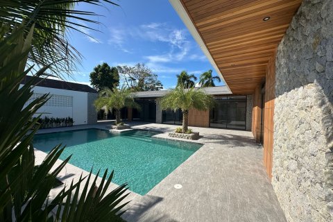 Villa in Phuket, Thailand 4 bedrooms № 146117 - photo 1