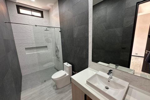 Villa in Phuket, Thailand 4 bedrooms № 146117 - photo 12