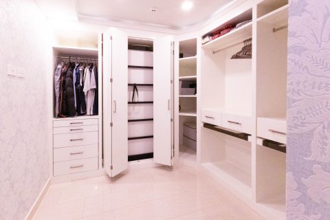 Condo in Pattaya, Thailand, 2 bedrooms  № 168964 - photo 17