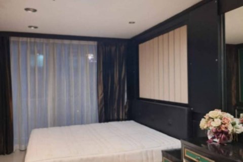 Studio in the Condo in Watthana, Bangkok, Thailand  № 151916 - photo 2