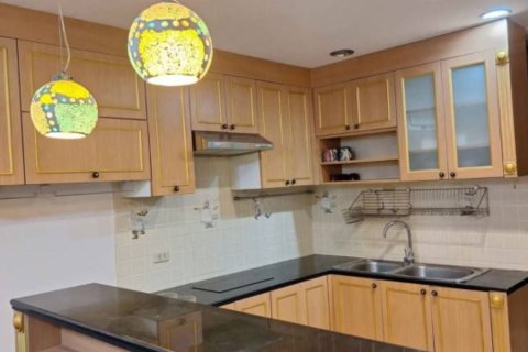 Studio in the Condo in Watthana, Bangkok, Thailand  № 151916 - photo 4