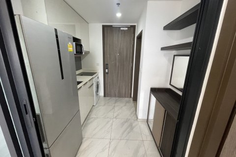 Condo in Huai Khwang, Bangkok, Thailand, 2 bedrooms  № 138027 - photo 4