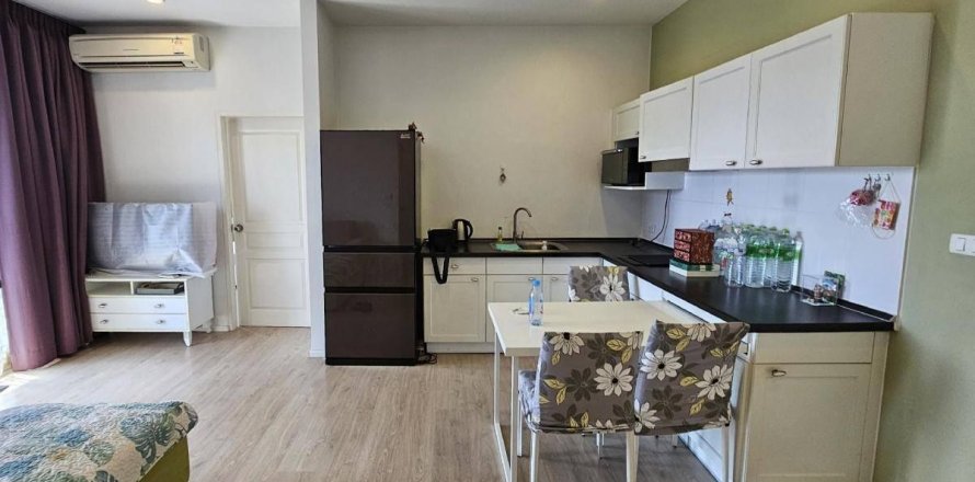 Condo à Suan Luang, Bangkok, Thaïlande, 2 chambres  № 138025