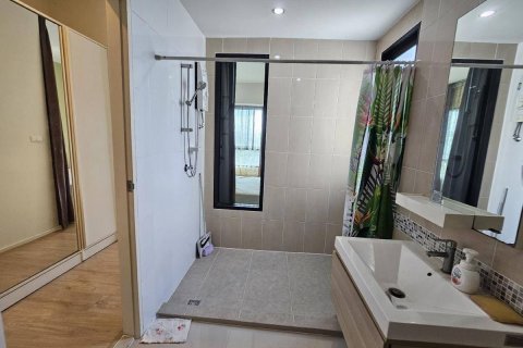 Condo à Suan Luang, Bangkok, Thaïlande, 2 chambres  № 138025 - photo 2