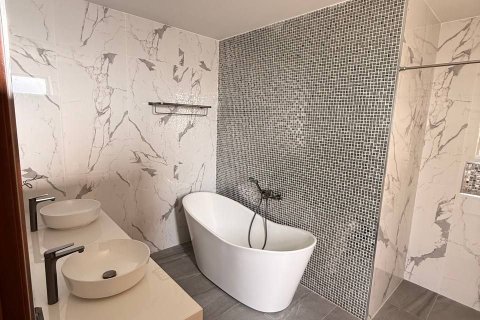 Villa à Pattaya, Thaïlande 6 chambres № 173532 - photo 4