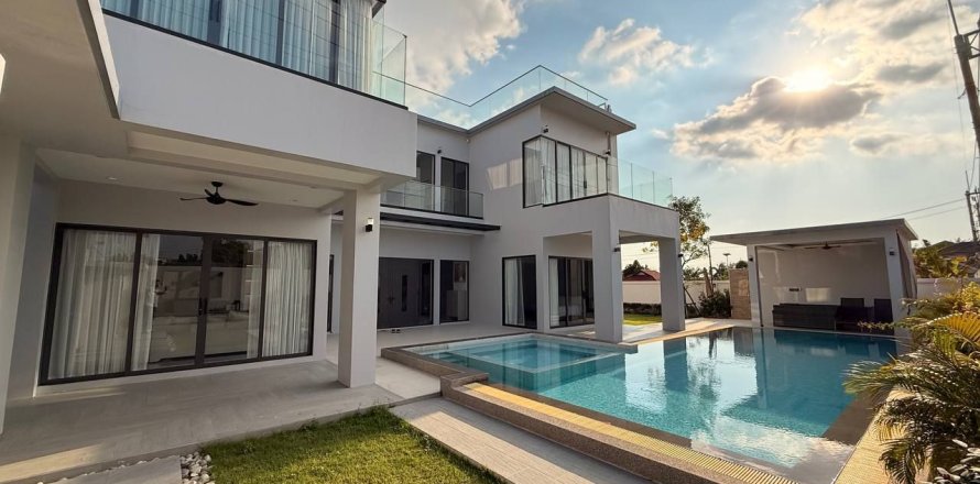 Villa à Pattaya, Thaïlande 6 chambres № 173532