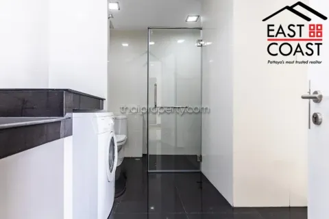 Condominio de 2 dormitorios en Jomtien Beach, Pattaya, Tailandia № 213491 - foto 16