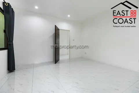 Casa de 3 dormitorios en Pattaya, Tailandia № 213492 - foto 14