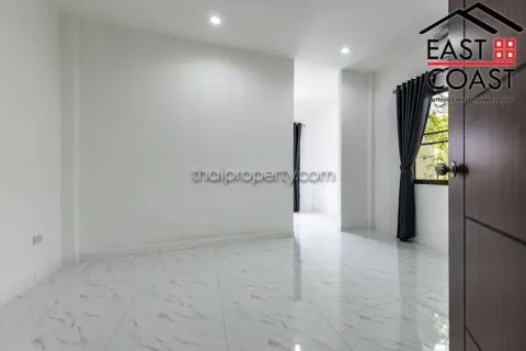 Casa de 3 dormitorios en Pattaya, Tailandia № 213492 - foto 16