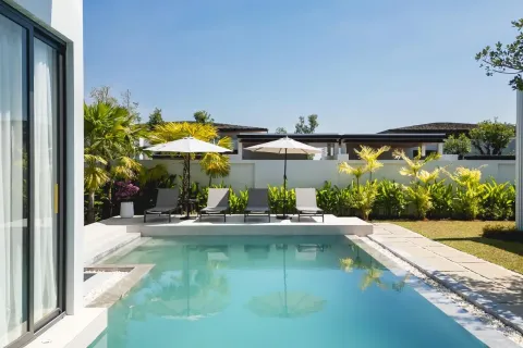 House in Bang Tao, Thailand 5 bedrooms № 153877