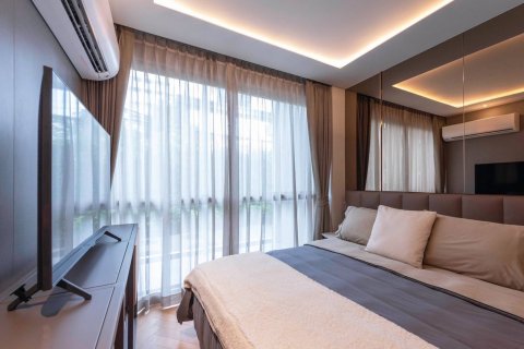 Condo in Bangkok, Thailand, 2 bedrooms  № 180745 - photo 11